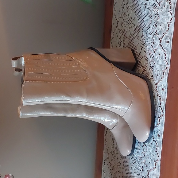 PLT Beige Patent High Block Heel Chelsea Boots Sz 7 - Picture 2 of 16